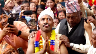 जिब्रो छेड्ने जात्रामा सुजनले छेडे तेस्रोपटक आफ्नो जिब्रो