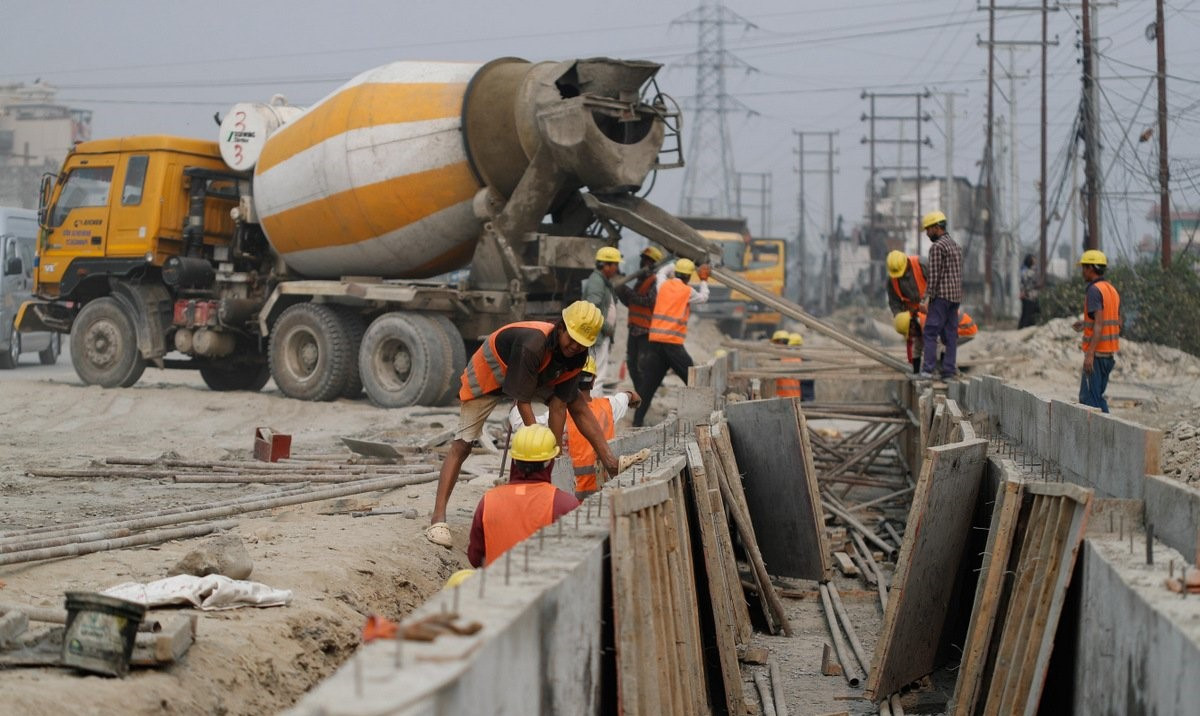 पोखरा–मुग्लिङ सडक विस्तार कामले धमाधम लियो गति