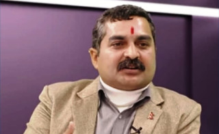 मधेस प्रदेशका पूर्वप्रमुख राजेश झामाथि अनुसन्धान गर्दै प्रहरी