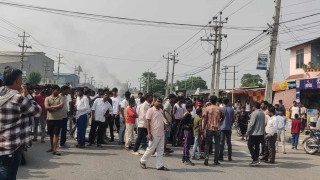 टिपरको ठक्करले मृत्यु भएपछि मोरङको सुन्दरहरैँचामा तनाव, डीएसपी घाइते