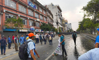 शिक्षकहरूले निषेधित क्षेत्र तोड्ने प्रयास गरेपछि झडप