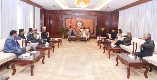 प्रधानमन्त्री ओलीले बोलाए सत्तापक्षीय दलको बैठक