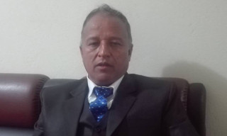 रेशम चौधरी पक्रन शंकास्पद् पत्र पठाउने सर्वोच्च अदालतका शाखा अधिकृत को हुन् ?