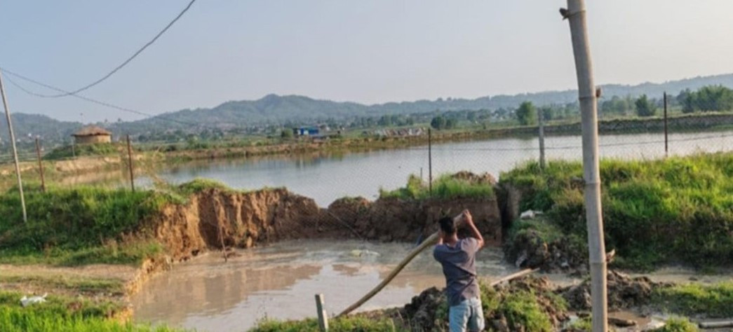 हेटौँडामा रोकिराखेको गाडी जमिनमुनि भासिएर बेपत्ता, अझै भेटिएन