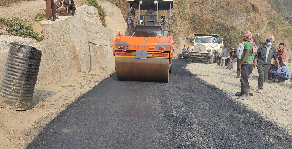 गोरखाको घ्याम्पेसाल–पाँचखुवा देउराली–ताकुकोट सडक कालोपत्र