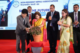 परराष्ट्र मन्त्रीकै सहभागितामा एनआरएनए विभाजन, श्रेष्ठको नेतृत्वमा नयाँ कार्यसमिति निर्विरोध चयन