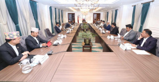 गभर्नर नियुक्तिमा हलो अड्किरहेको बेला देउवासँग छलफल लगत्तै बालुवाटारमा मन्त्रिपरिषद् बैठक