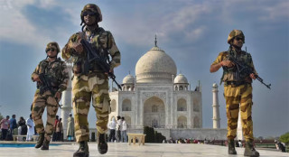 भारतमा स्वास्थ्यकर्मी र कर्मचारीको बिदा रद्द, शिक्षणसंस्था र विमानस्थलहरु बन्द