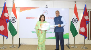 सगरमाथा संवादका लागि भारतबाट १५ विद्युतीय गाडी सहयोग