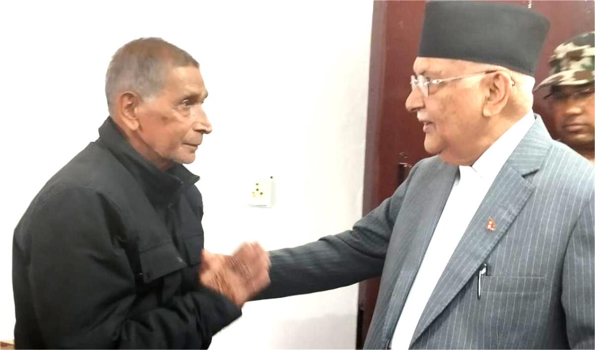 वैद्यले सोधे– तपाईंलाई कस्तो छ नि?  ओलीले जवाफ दिए– म त अझै जवान नै छु