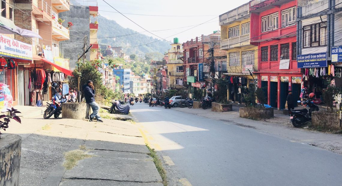 गोरखा बजारको फुटपाथबाट तरकारी नहटाए आन्दोलन गर्ने चेतावनी