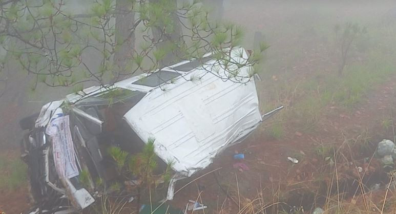 सर्लाही जाँदै गरेको गाडी  ब्रेक फेल हुदा भीमफेदीमा दुर्घटना, १४ जना घाइते