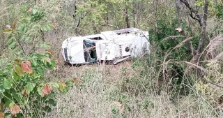 शव लिएर काठमाडौं आउँदै गरेको एम्बुलेन्स दुर्घटना, तीन जना घाइते