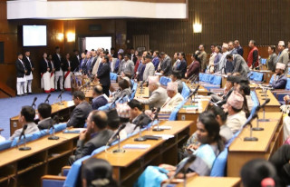 विपक्षीको नाराबाजीपछि प्रतिनिधिसभा बैठक स्थगित