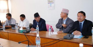 माओवादी केन्द्रको बैठक जारी