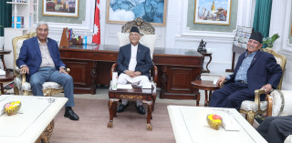 प्रधानमन्त्रीसहित प्रमुख तीन दलका शीर्ष नेताबिच छलफल  सुरु