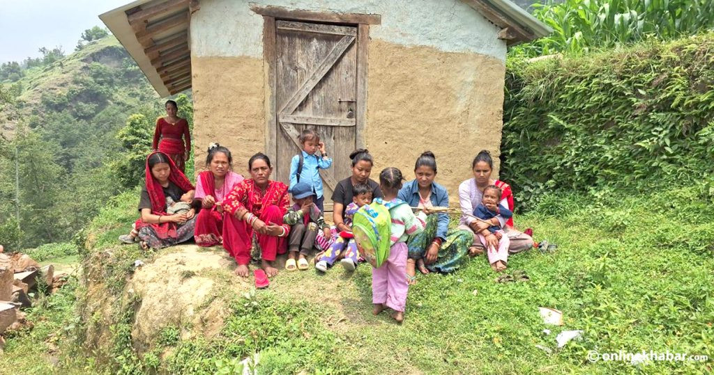 पालिकाले करार शिक्षक हटाउने निर्णय गरेपछि...