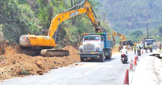 मलेखु–मुग्लिन सडकखण्ड आजदेखि साढे ५ घण्टा बन्द हुने, हेर्नुहोस् सूचना