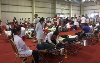 एक हजार ७१७ जनाले एकैस्थानमा  गरे रक्तदान, नयाँ रेकर्ड कायम