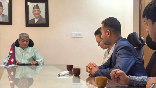 फेसबुकमा ‘अलबिदा’ लेख्ने डाक्टर केशव श्रेष्ठले भेटे गृहमन्त्री