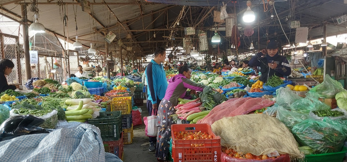 भारतीयभन्दा नेपाली ठूलो गोलभेँडा सस्तो, आज कुन तरकारी तथा फलफुलको भाउ कति ?