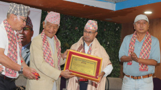 कवि तथा प्राज्ञ शशी लुमुम्बू ‘हङकङ साहित्यिक साझाद्वारा पुरस्कृत एवम् सम्मानित