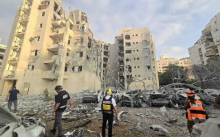 ट्रम्पले युद्धबिराम घोषणा गरेपछि इजरायलमाथि इरानी क्षेप्यास्त्र प्रहार: ३ जनाको मृत्यु