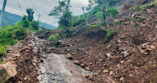 पहिराले उत्तर–दक्षिण कोशी राजमार्ग अवरुद्ध