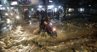 काठमाडौँसहित यी ८ जिल्लामा आकस्मिक बाढीको जोखिम, महाशाखाले जारी गर्‍यो ‘एल्लो अलर्ट’