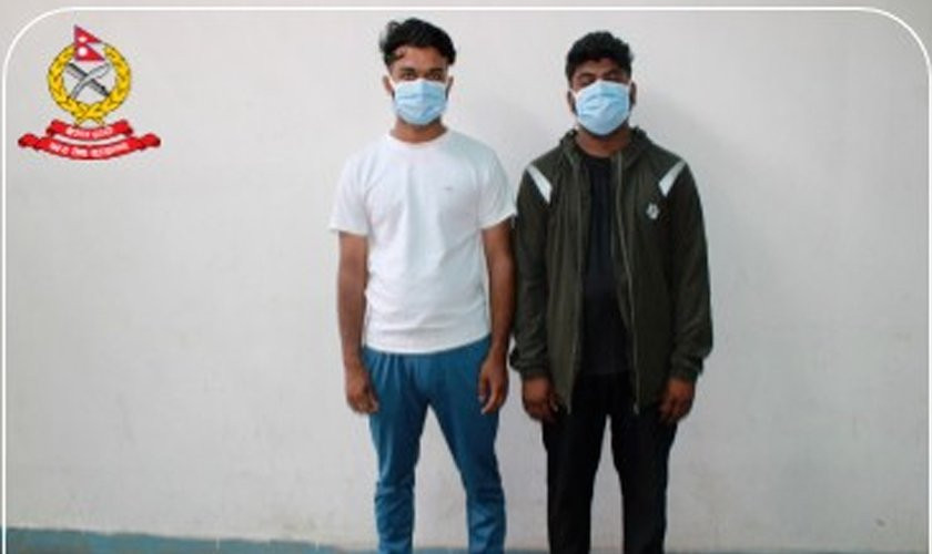 नक्कली प्रहरी बनेर लुटपाट गरेको आरोपमा २ जना पक्राउ