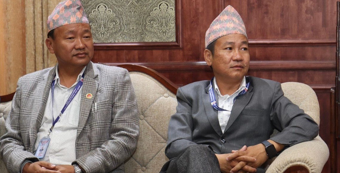 धरानमा मेयर र उपमेयरको झगडा: भुक्तानी गर्नुपर्ने ३ दर्जनभन्दा बढी फाइल मेयरको कब्जामा