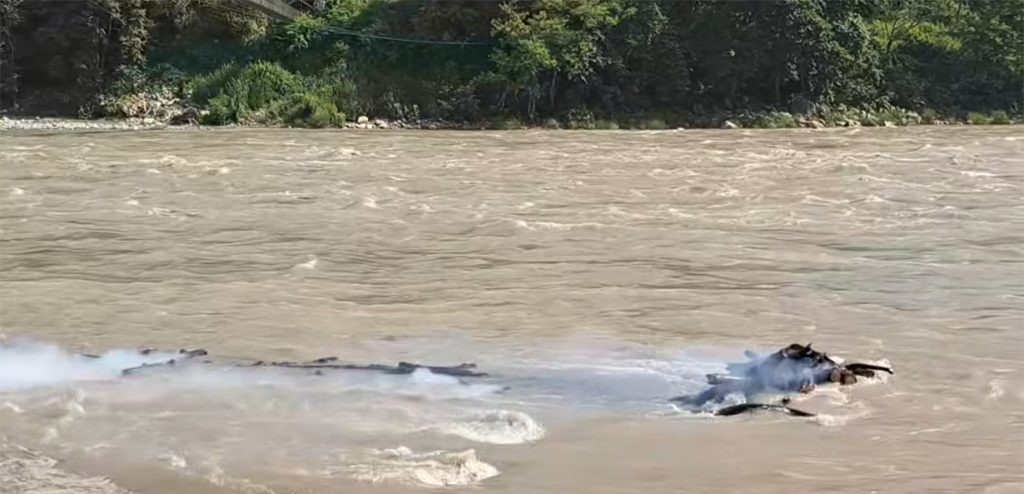 बेनिघाटमा जलाउँदै गरेको शव पनि बाढीले बगायो, त्रिशूली नदीमा भेटिए दुई शव