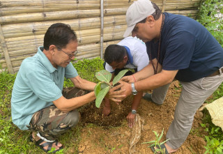 गरिमा विकास बैंक लिमिटेडद्वारा हरिशयनी एकादशीको अवसरमा वृक्षारोपण कार्यक्रम सम्पन्न