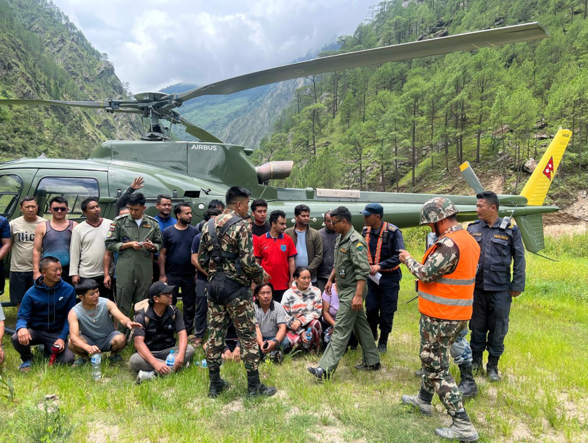 रसुवागढी हाइड्रोपावरमा फसेका २३ जनाको हेलिकप्टरमार्फत उद्धार