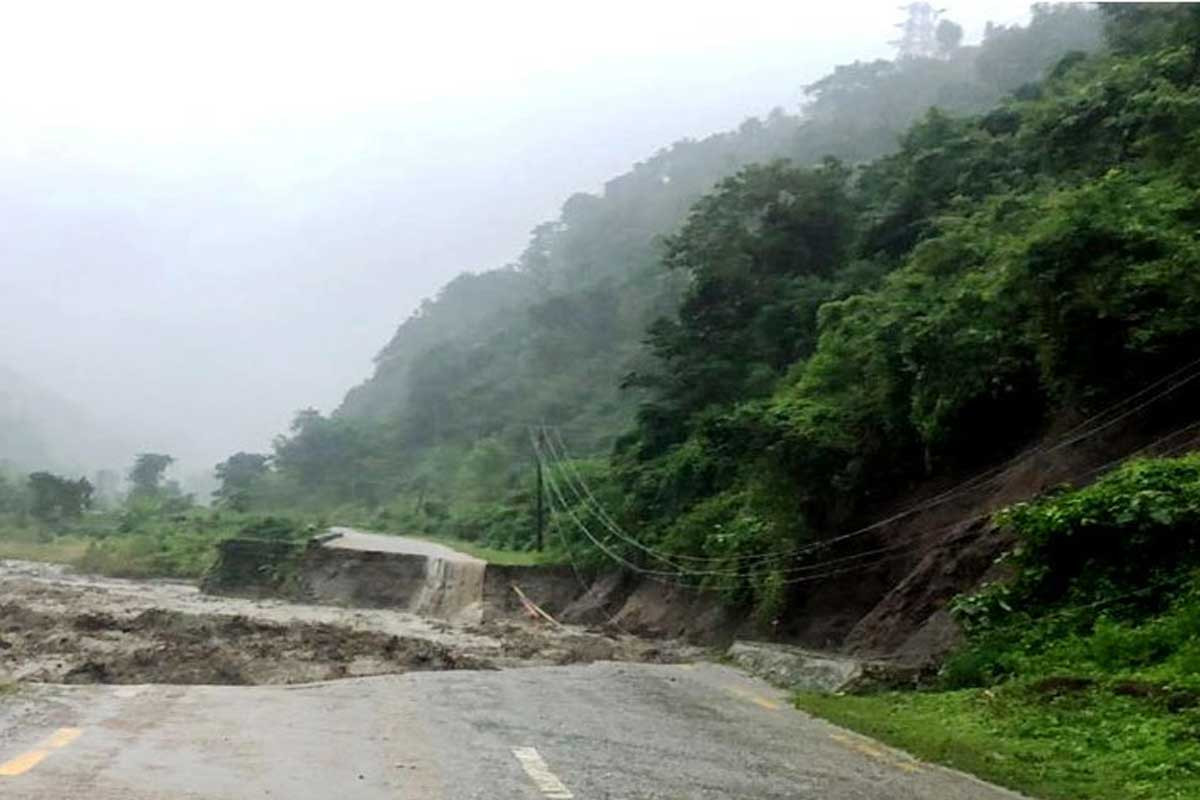 रसुवागढीदेखि कर्णाली करिडोरसम्मका ६ वटा मुख्य सडक पूर्ण रूपमा अवरुद्ध