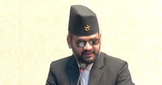 बालेनको स्वास्थ्यमा समस्या, फर्किए काठमाडौं