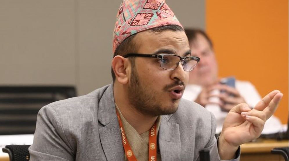 फर्जी कागजात पेश गरेको भन्दै रिट परेका बीमा प्राधिकरणका अध्यक्ष ओझा निलम्बित