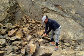 पहिरोले कागबेनी–कोरला सडक अवरुद्ध