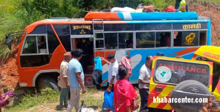 काभ्रेमा बस दुर्घटना, यस्तो छ २३ जना  घाइतेको अवस्था (नामावलीसहित)