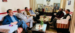 कांग्रेसका सात पूर्व पदाधिकारीको बैठक प्रकाशमान सिंह निवास चाक्सिबारीमा