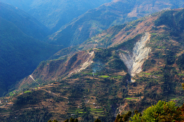 बागलुङमा पाँच हजार ८७२ घर बाढी पहिरोको जोखिममा