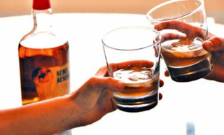 झापामा अत्यधिक मदिरा सेवन गरेर दुई जनाको मृत्यु