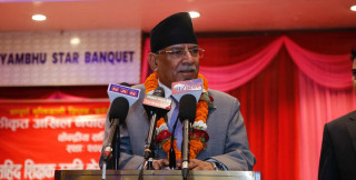 हाम्रो ध्यान एमालेतिर पनि छ : प्रचण्ड