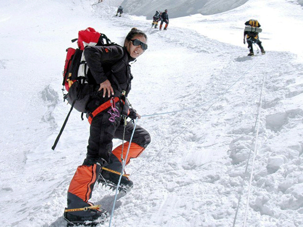 ७०४ पुग्यो सगरमाथा आरोहण गर्ने महिलाको संख्या