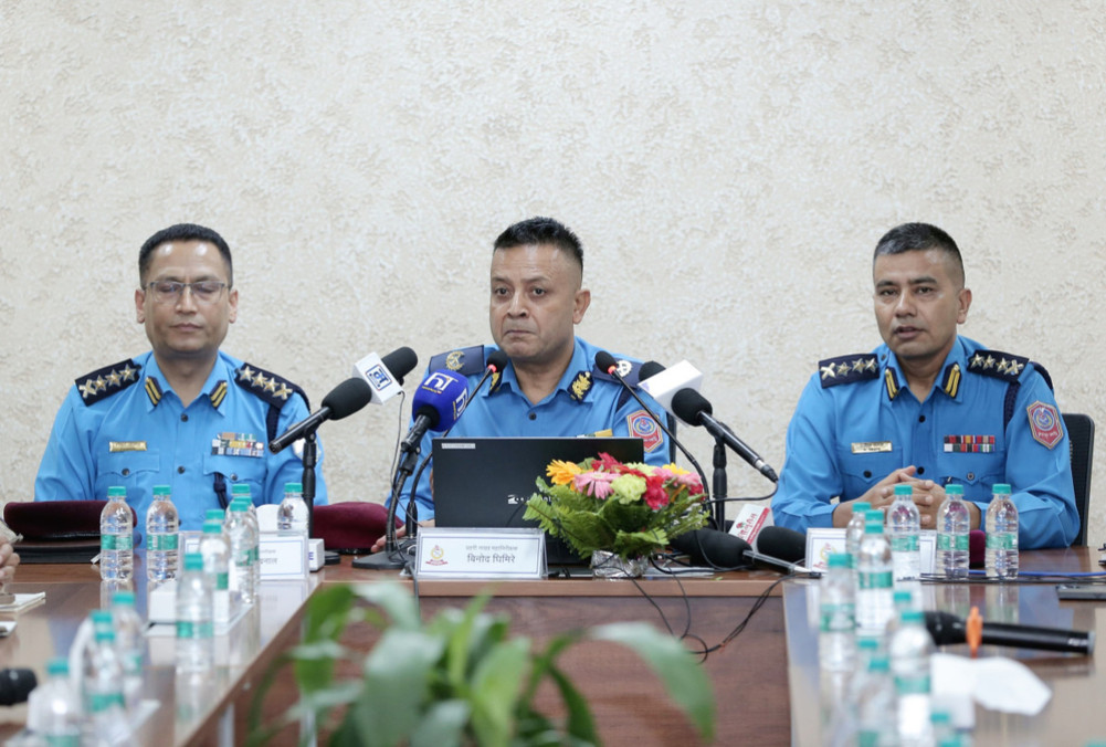 एक वर्षमा २३ सय ६९ प्रहरीले दिए राजीनामा