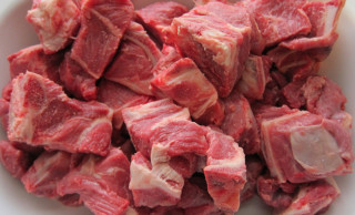 साउन महिनामा आधाले घट्यो मासुको व्यापार