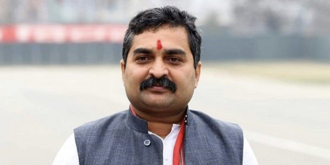 बलात्कारको आरोपमा पक्राउ परेका मधेसका पूर्वप्रमुख अहिराजलाई थुनामा पठाउन आदेश