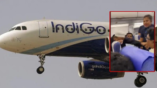 जहाज उड्दा आत्तिएका व्यक्तिलाई जब सँगै बसेका यात्रुले थप्पड हाने