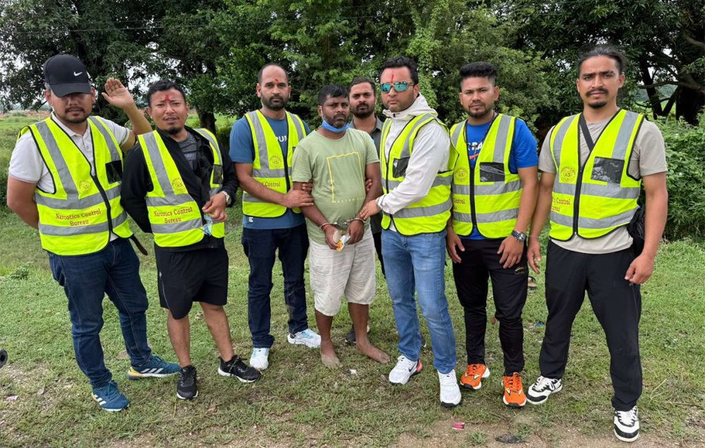 सप्तरीमा हवाई फायर गरेर दुईजना पक्राउ