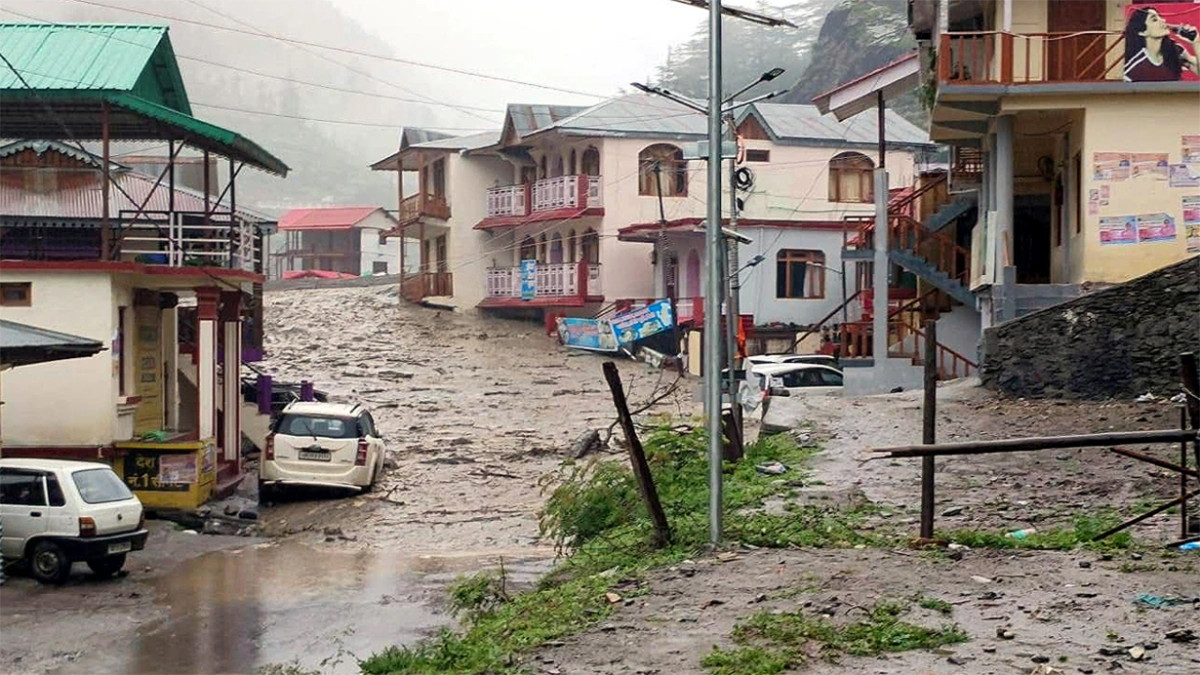 भारतको उत्तराखण्डमा भीषण बाढी : ४ जनाको मृत्यु, ५० बेपत्ता